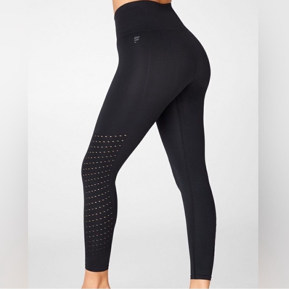 Fabletics Measures Size Small Sync Seamless High-Waisted 7/8 Legging Navy